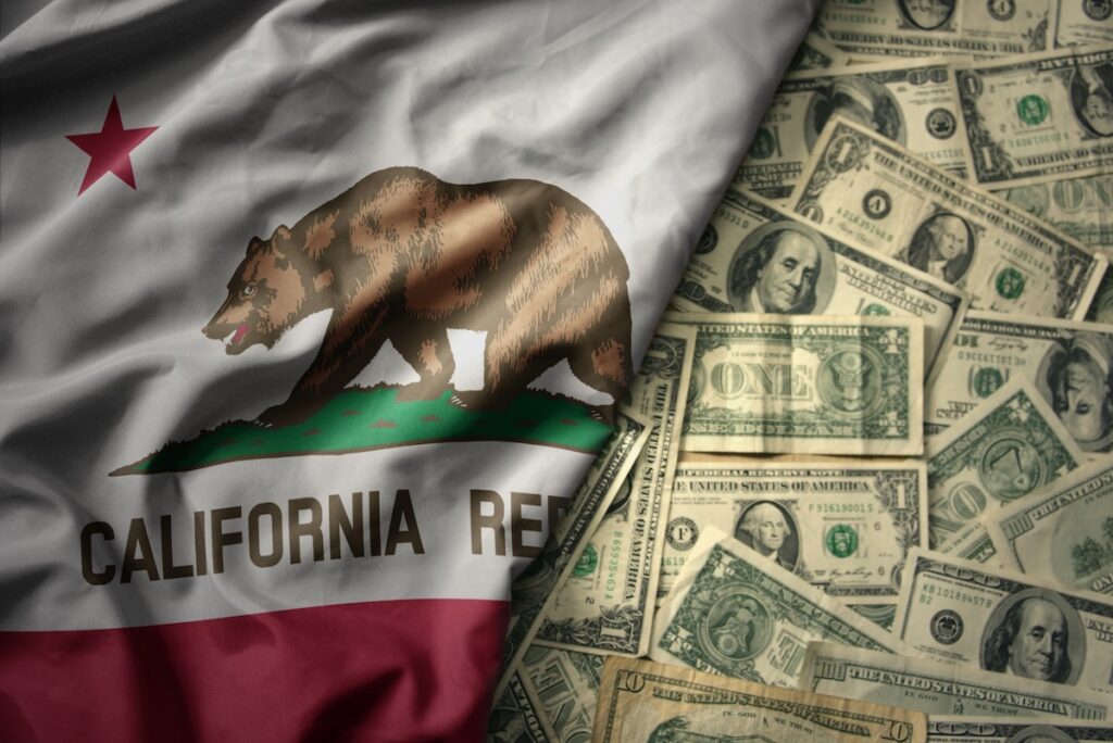 big colorful waving national flag of california state on a american dollar money background. finance concept SSUCv3H4sIAAAAAAAACpyRTW6DMBCF95V6B+R1kCA2yOlVoi4GY8CKY0e2SVVFuXv9A2jW3THfzDy/x7w+P6qKDOCVIF/VK1WxVlqvPjgIypqIm9PGnTSjdJg8He0bDEDhSo4qWKdAYzhAEIuBu4zQrFon/M5N4gOE1UufvGxIQJBz1CjwkCiGr6Wu9kZuxo3YIuSEmF+HzHZUxP+1WT6+j8CzNOI3G0ZBnNQSSpBrGSW3nyDdHUeDdVQWpXpaAToNUKT0cEooM6M1G5Z8hH1N2NUElywczom29gGDTr94ippy5wt4H8fHnaOHRDy5vaN3jA05wKZKxniJVLaUUtY1DT+3fcsoa7ptoFxvUVEn29mFYi1uasTRVXJAGJwn3nay7gc+1OzCppoz0dZT09KJc+guHY8//v0HAAD//wMAk/HE1aYCAAA=